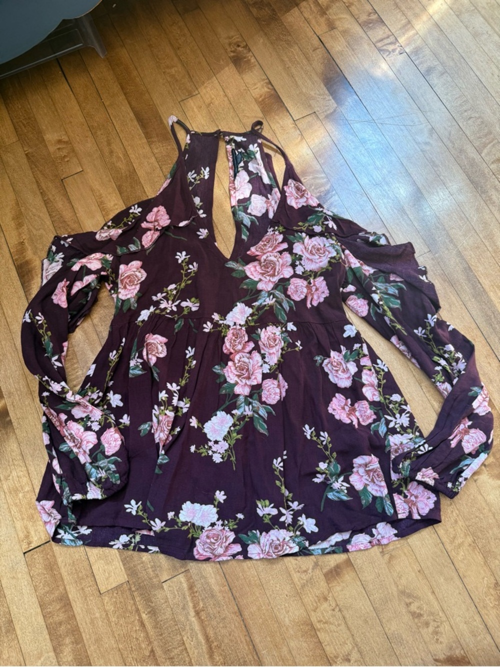 American Eagle Outfitters Plum Floral Cold-Shoulder Blouse with Pink Roses